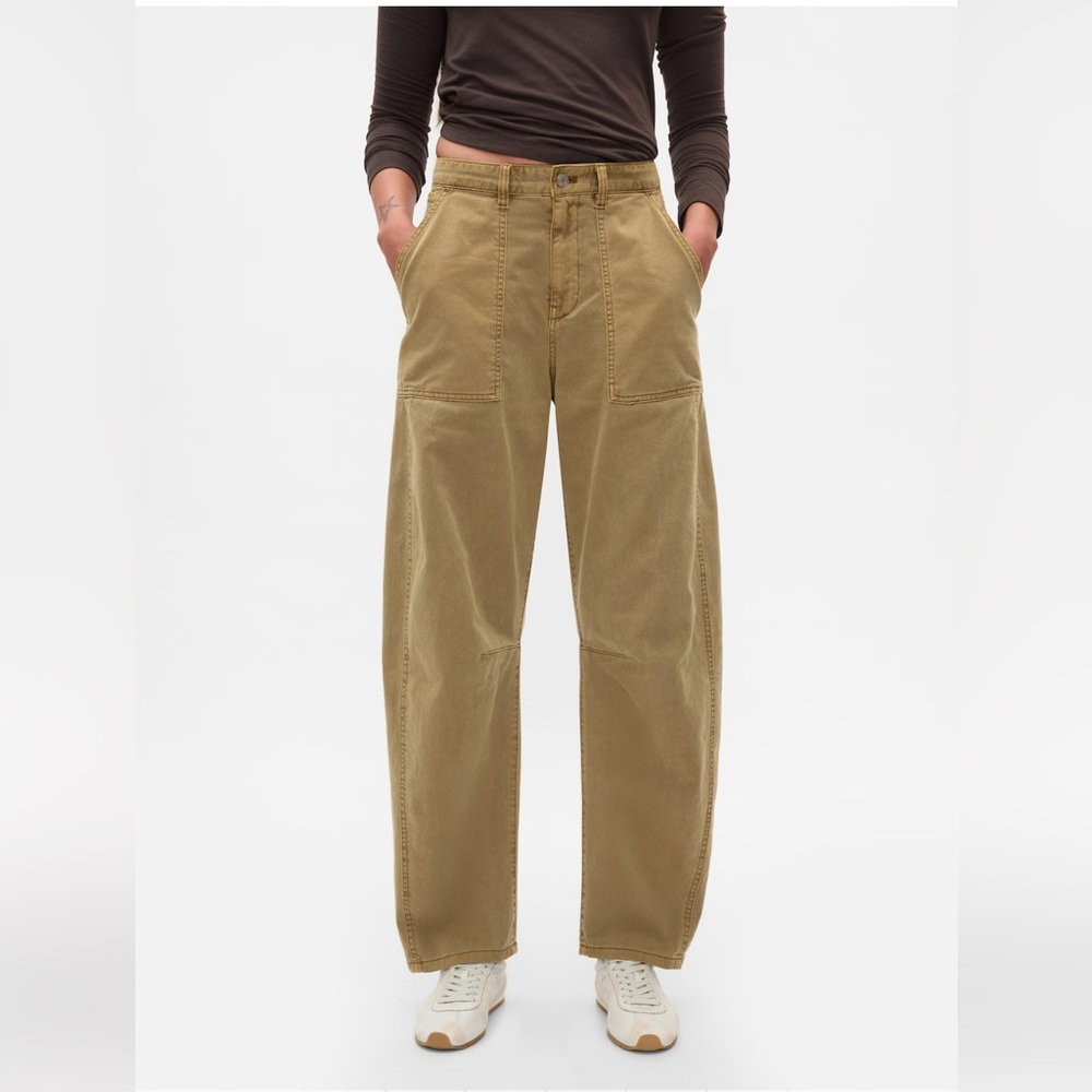 Women’s black barrel Pants